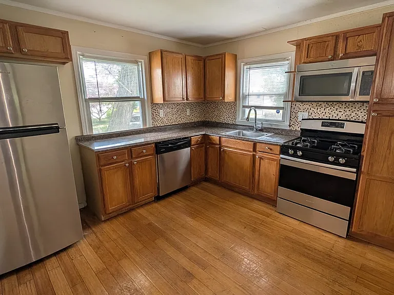 18 Townsend Ave #18 — Photo 14