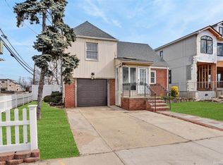 550 Arlington Rd, Cedarhurst, NY 11516