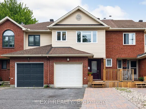 110 Cedarock Dr, Ottawa, ON K2M 2H5