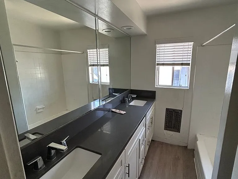 12128 Ramona Ave — Photo 38