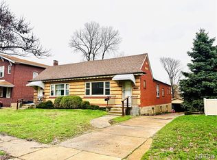 1146 Moorlands Dr, Saint Louis, MO