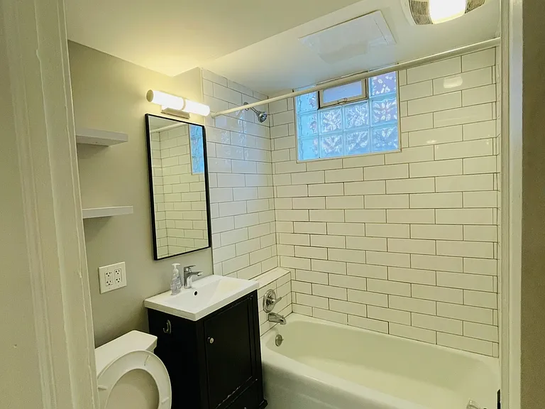 3345 Dupont Ave S #5 — Photo 10