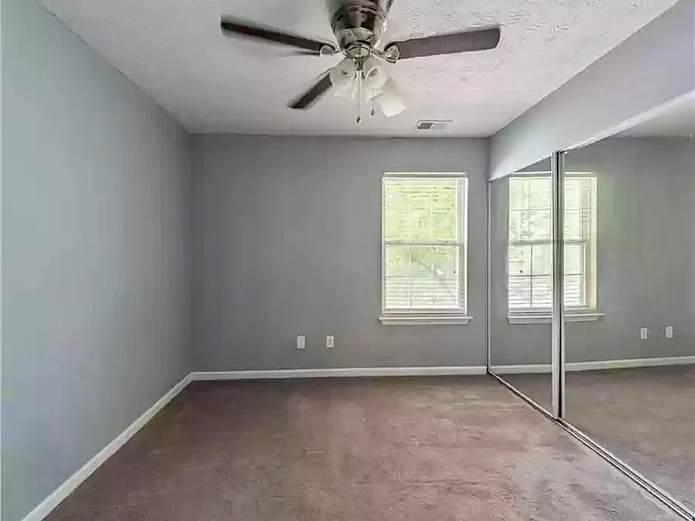 170 Windcroft Ct NW — Photo 18