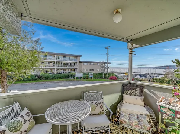 528 S 223rd Street #111, Des Moines, WA 98198
