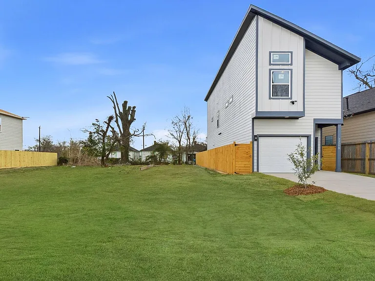 3320 Francis St #A — Photo 2
