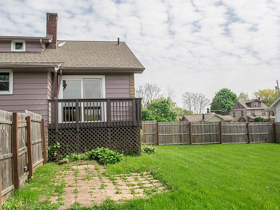4th image of 916 Bonnie Brae Ave