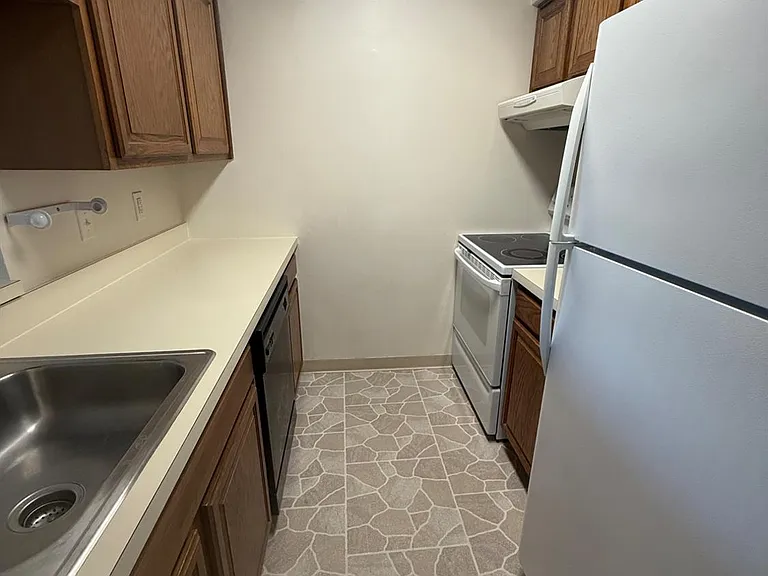 1908 Ravens Crest Dr — Photo 15