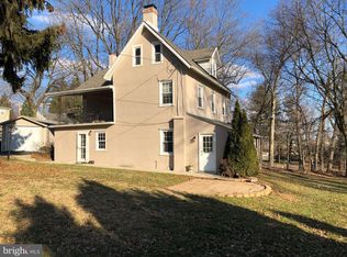 2 Lobbs Ln, Devon, PA 19333