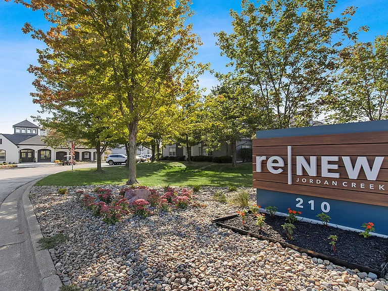 ReNew Jordan Creek — Photo 40