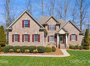 216 Limerick Dr, Matthews, NC 28104
