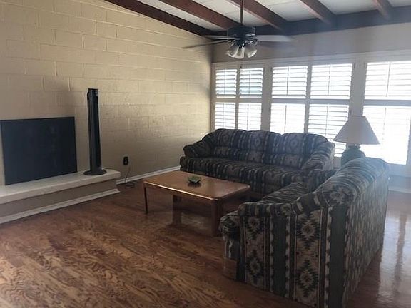 4th image of 461 Borrett St