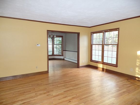 Spacious living room