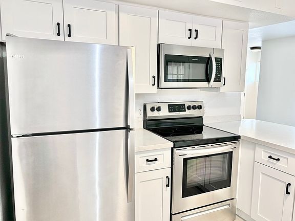 5th image of 3008 N 39th St #4