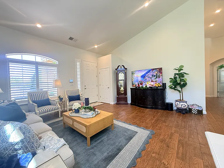 1140 E Sawgrass Ave — Photo 6