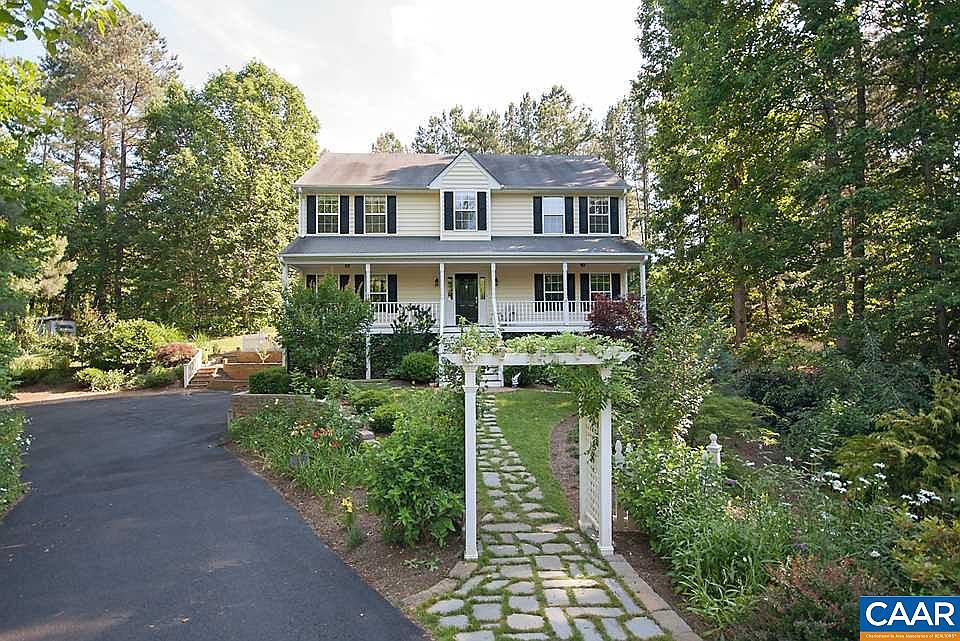 1st image of 88 Rosewood Dr