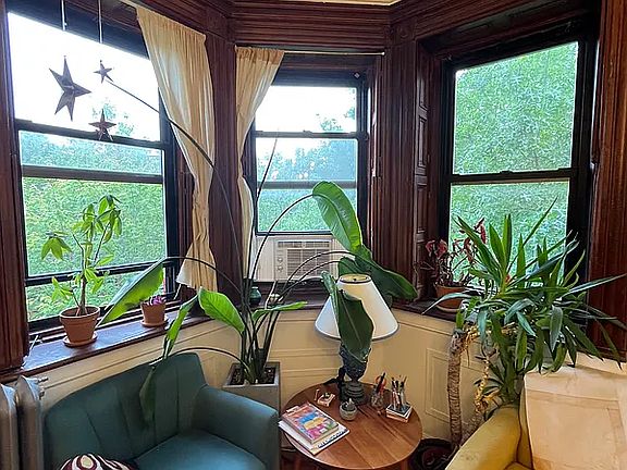 2nd image of 411A Hancock St #Top