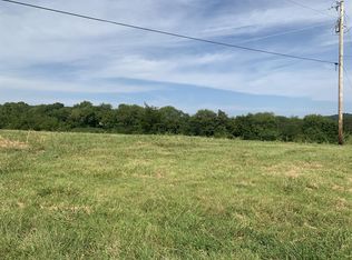 352 Maple St, Gordonsville, TN 38563