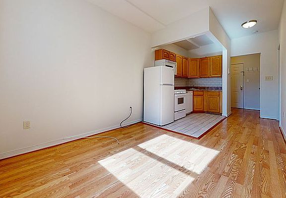 3rd image of 114 W 133rd St #3