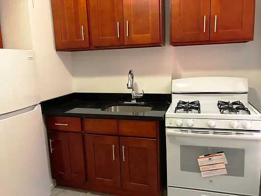 Rented by Prime Realty | media 18