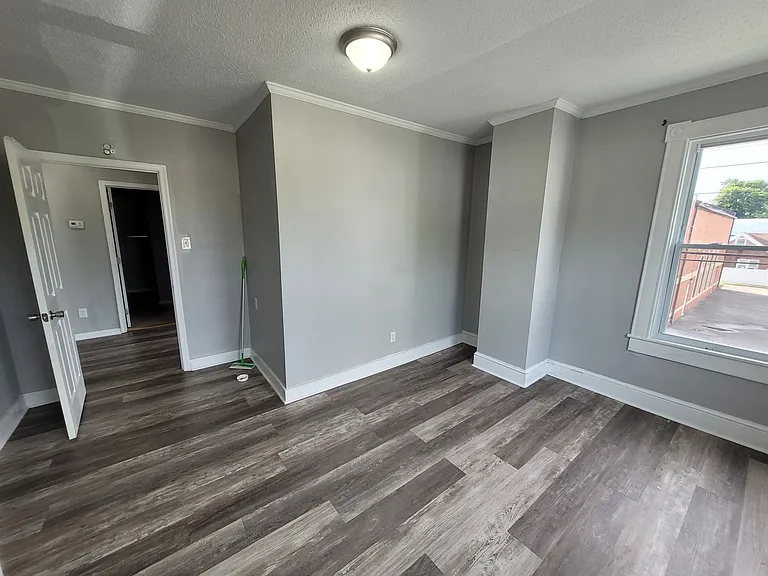 1900 Lansing Ave #B — Photo 7