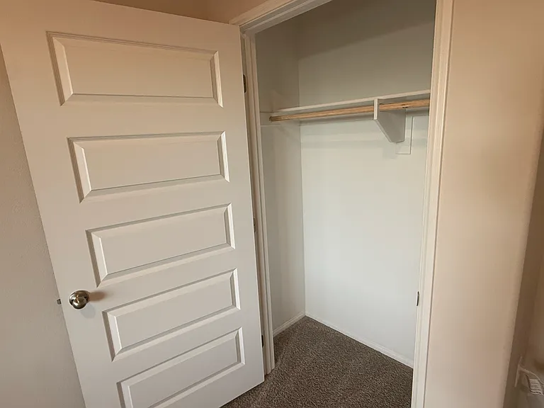 2708 Crozier Ct — Photo 3