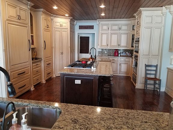 5th image of 217 Lakespring Dr
