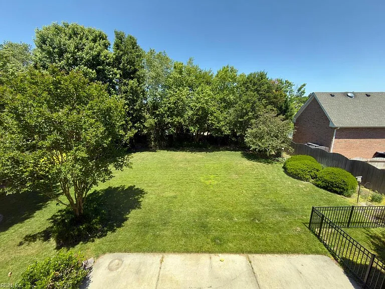 138 Greengable Way — Photo 47