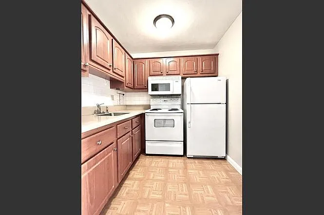 87 Cedar St #21 — Photo 2