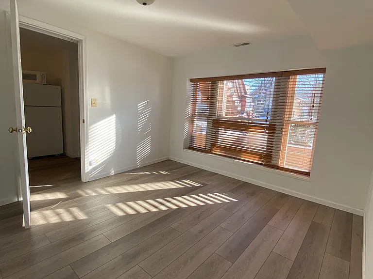 5954 W Leland Ave #BASEMENT — Photo 9