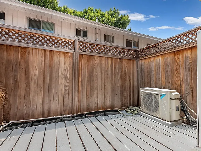 4040 Grand View Blvd #15 — Photo 18