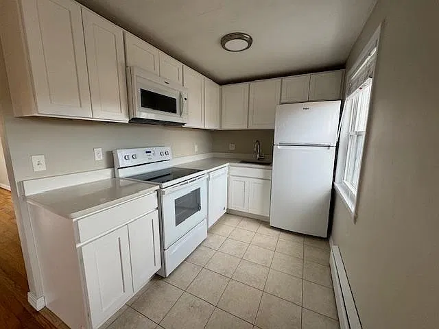 1 bed, 740 sqft, $1,975 — Photo 3