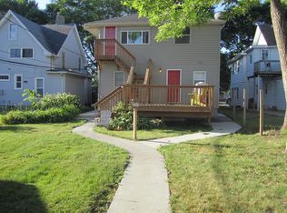 712 2nd St #B, Cedar Rapids, IA 52404