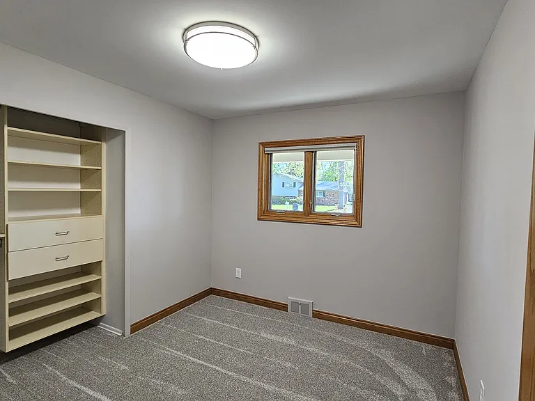 55143 Monroe Dr — Photo 14
