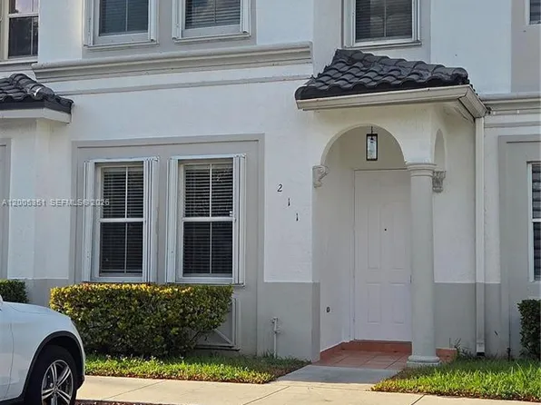 5440 NW 107th Ave APT 211, Doral, FL 33178