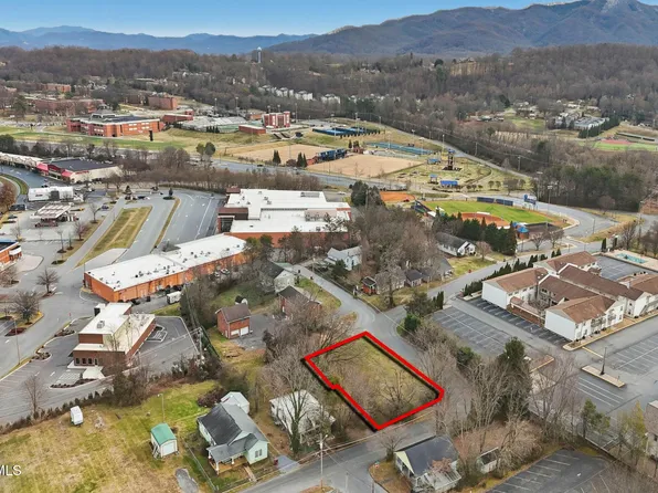 1924 Wheeler St, Johnson City, TN 37604