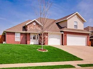 710 Paint Ln, Centerton, AR 72719