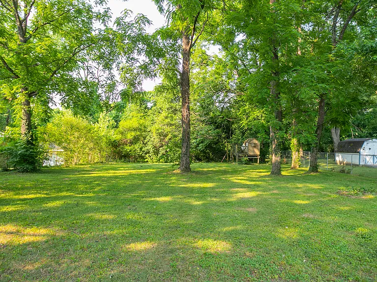 1229 Berwick Trl — Photo 47