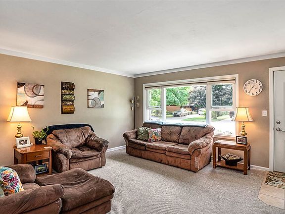 5th image of 4439 Alvarado Dr