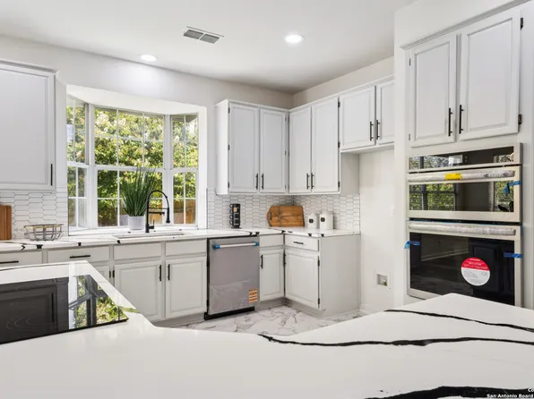 2023 Flint Oak, San Antonio, TX 78248