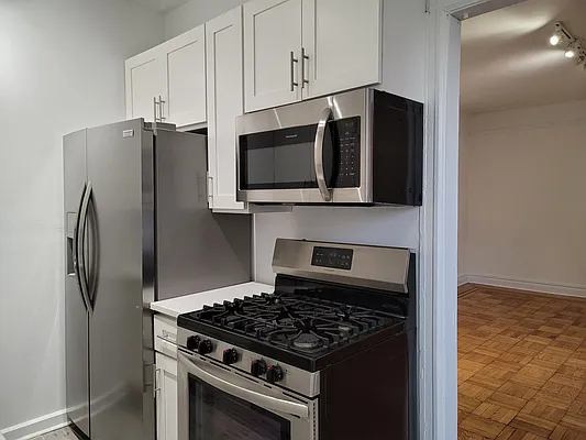 Rented by R New York | media 2