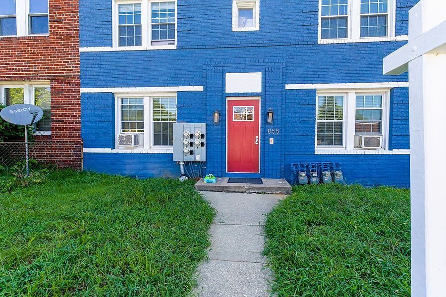 1st image of 855 19th St NE APT 1