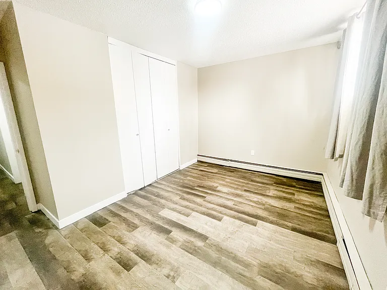 4100 Retallack St — Photo 5