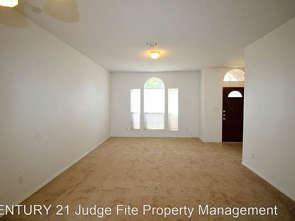 2nd image of 3961 Parkhaven Dr