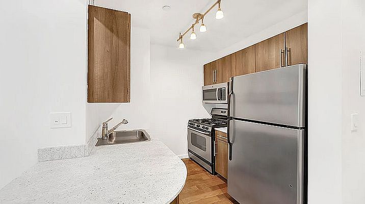 1st image of 82 Beaver St APT 706