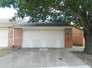 718 Carriage Way, Duncanville, TX 75137