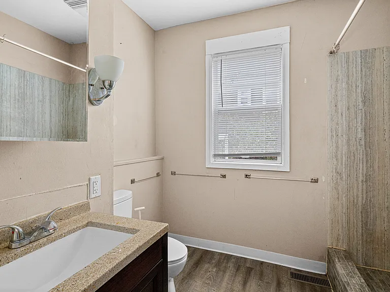 10-12 S 16th Ave E #10 — Photo 10