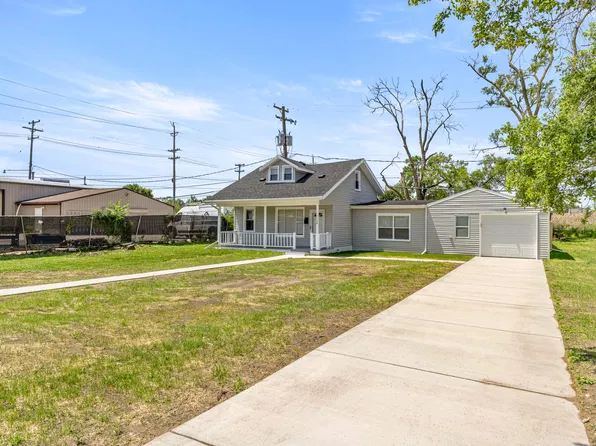 1138 McKinley St, Wyandotte, MI 48192