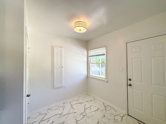2nd image of 2338 Keeler St