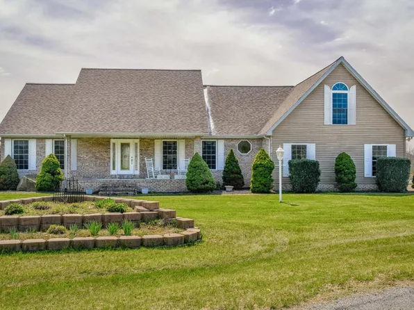 20791 Misty Waters Poin, Pittsburg, IL 62974