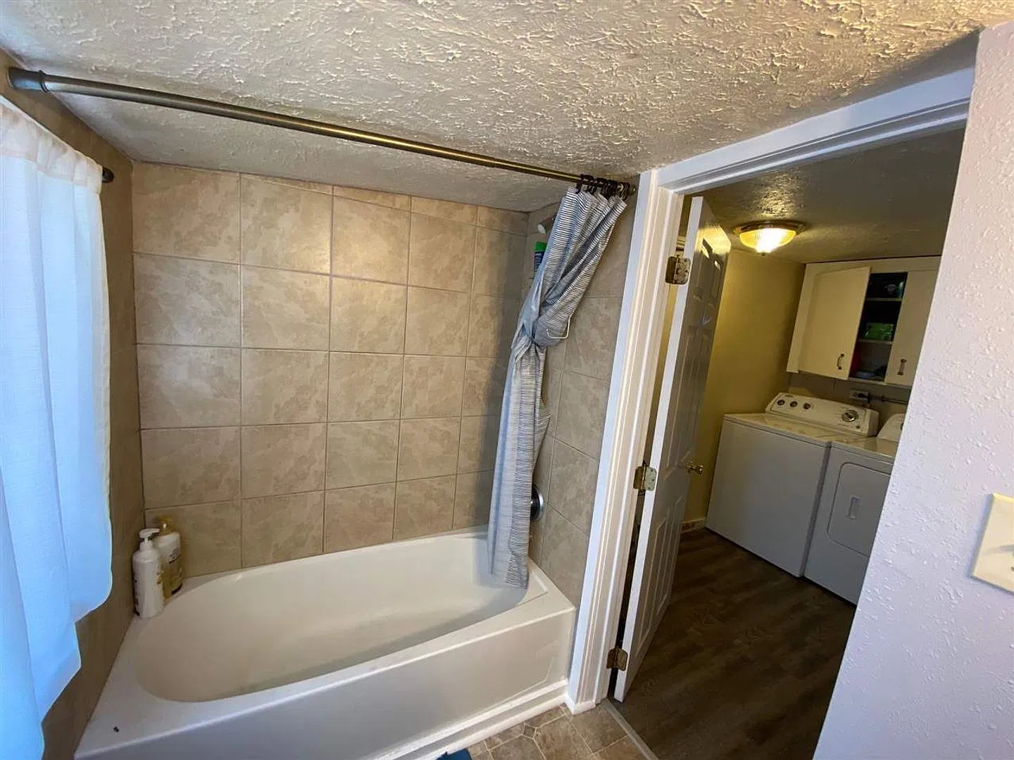 Charming & Spacious Home Near Gonzaga Ideal for Students and Professionals! — Photo 4